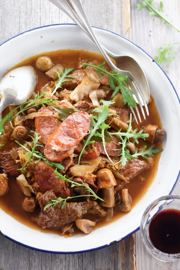 Jachtschotel met rundsvlees en champignons