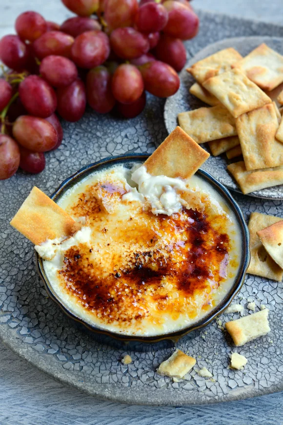 Whipped geitenkaas brulée