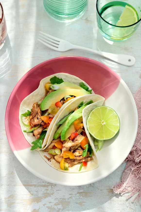 Pulled chicken taco's met avocado en frisse groenten