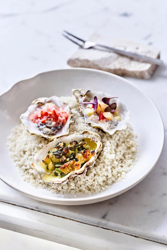 Oesters op drie wijzen - gegratineerd, gepocheerd & rauw