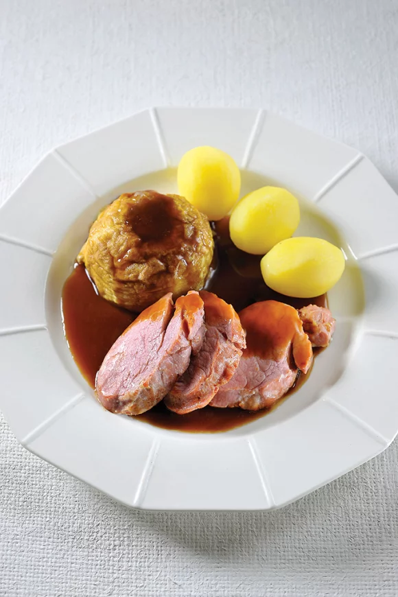 Varkenshaasje met bier en appeltjes uit de oven