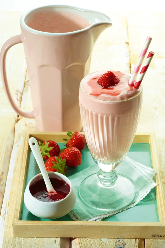 Aardbeienmilkshake met siroop