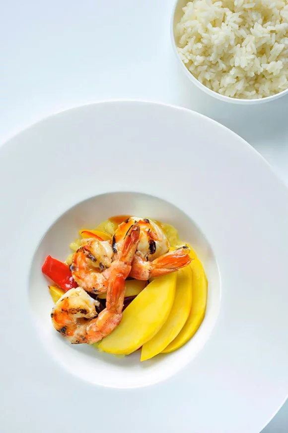 Tijgergarnalen met mango en curry