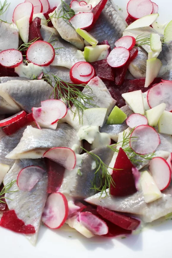 Salade met rode biet en haring