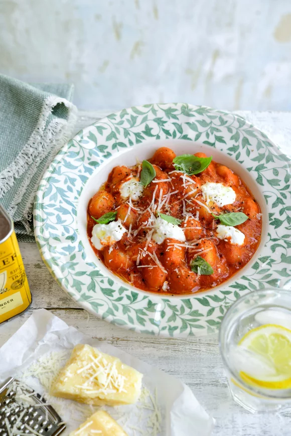 Romige gnocchi alla vodka met burrata
