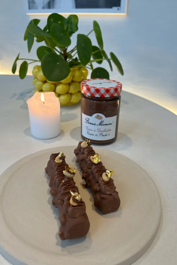 Ijsrepen met cacao-pindapasta