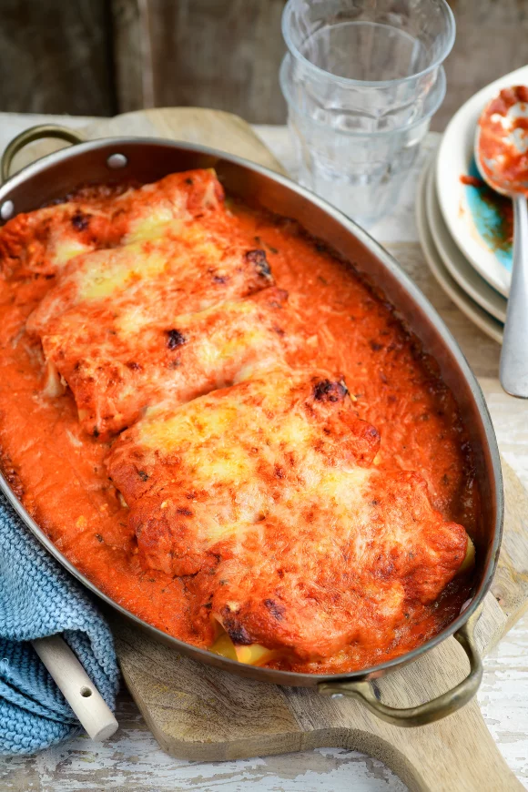 Cannelloni met kerstomaatjes en mozzarella (viral TikTok recept)