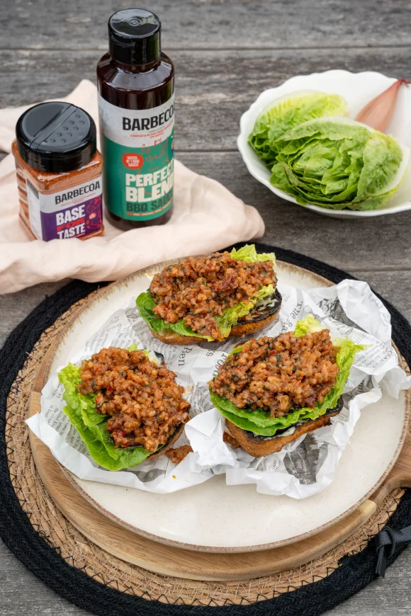 Laab kai sandwich