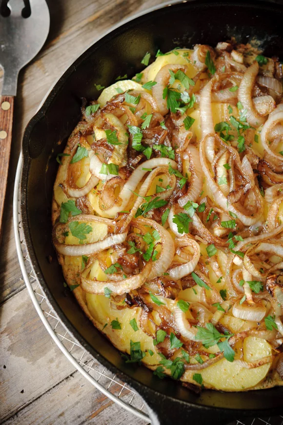 Frittata met ui, aardappel en balsamico