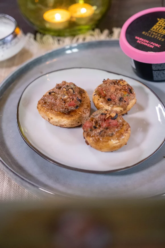 Gevulde champignons met varkensrillettes