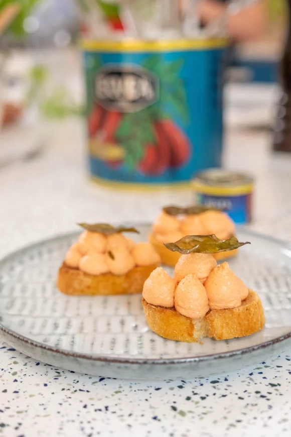 Bruschetta met tomatenmousse