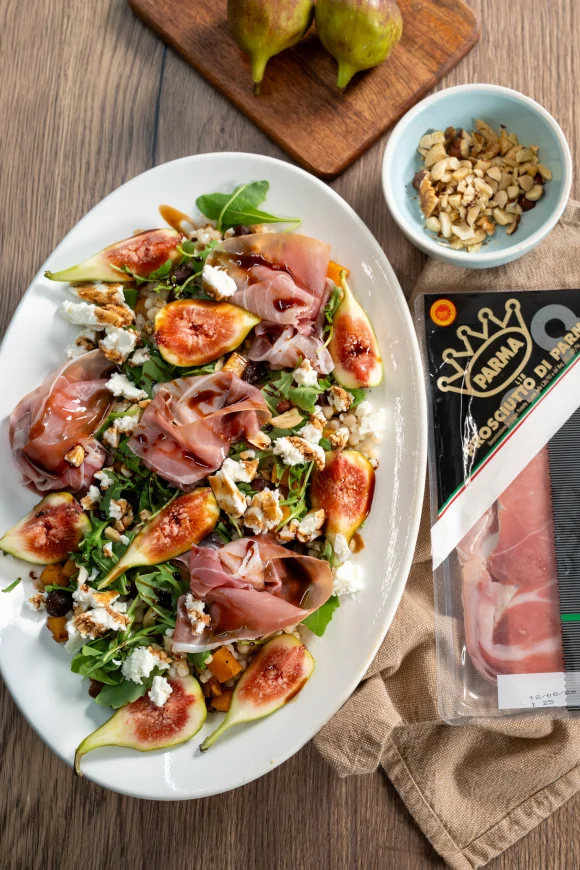 Herfstsalade met parelcouscous, vijgen en Parmaham