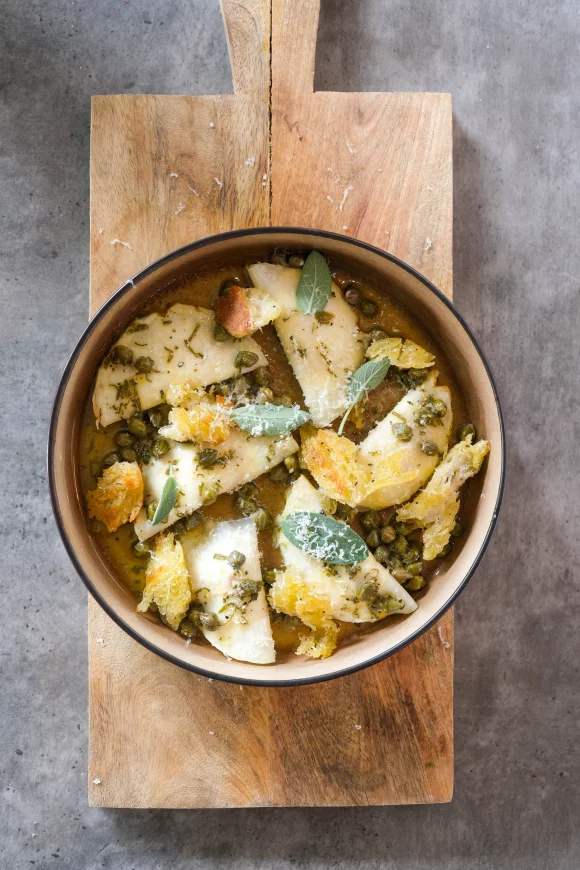 Ravioli van knolselder, gevuld met ricotta en chorizo