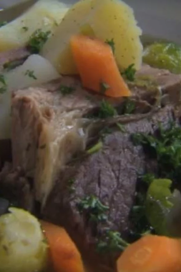 Bouillie van plate côte met wintergroentjes