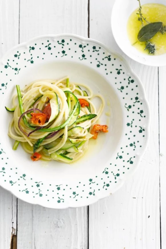 Groentepasta met zongedroogde tomaat