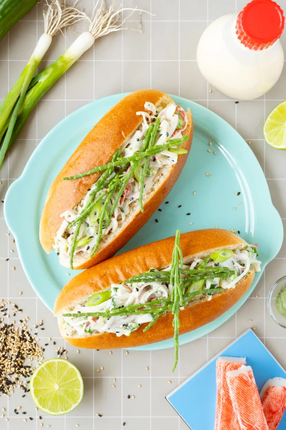 Broodje surimi-krabsalade