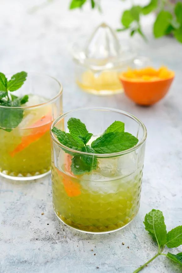 Sapje van gember, ananas, munt en matcha