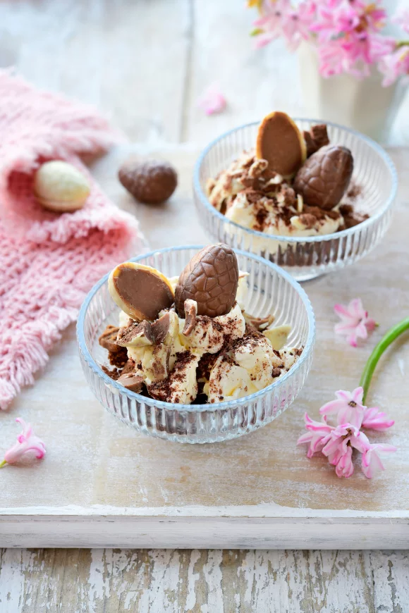 Tiramisuglaasjes met paaseitjes
