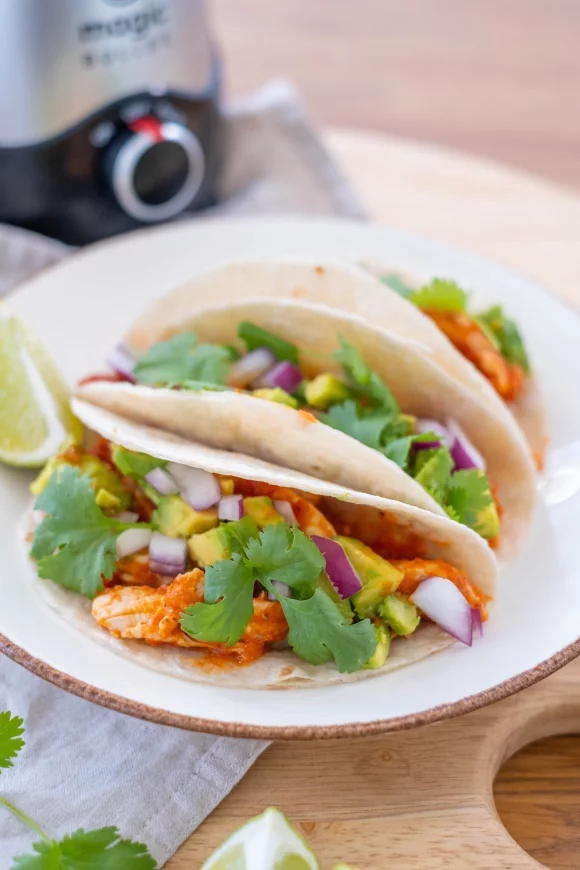 Taco's met kip en tomatensalsa