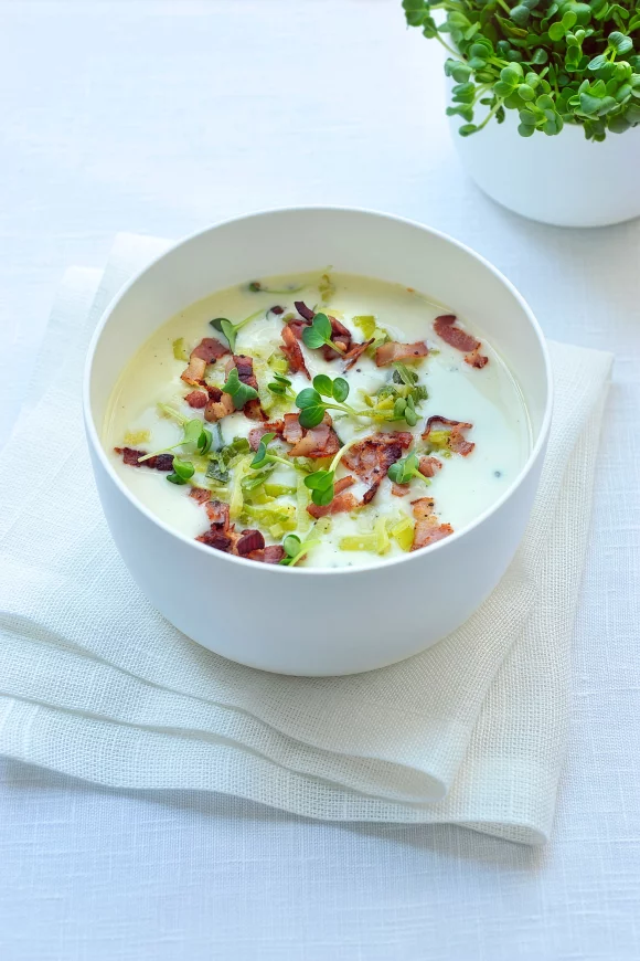 Preisoep met krokant gebakken spekjes