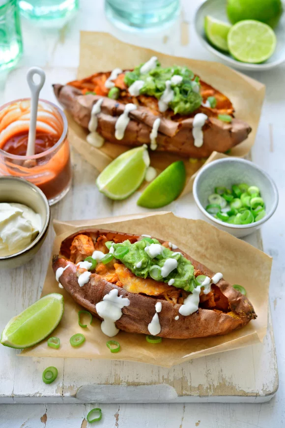 Gepofte zoete aardappel en pulled chicken uit de airfryer