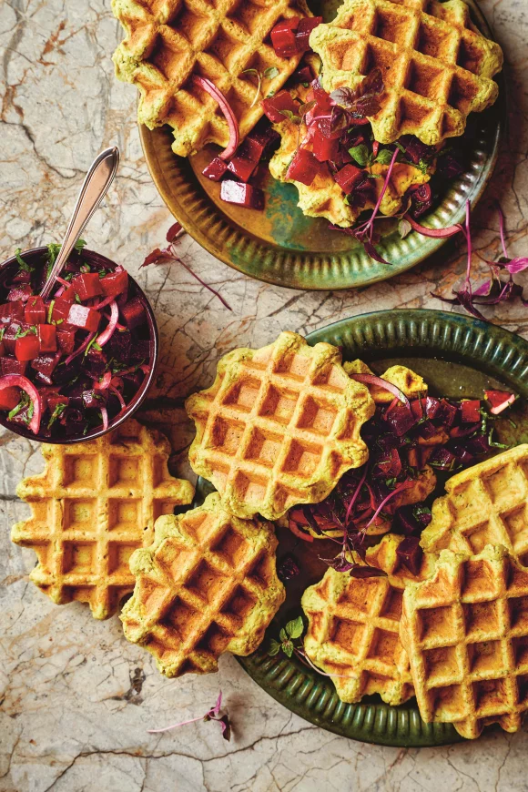 Falafelwafels met rode bietensalade