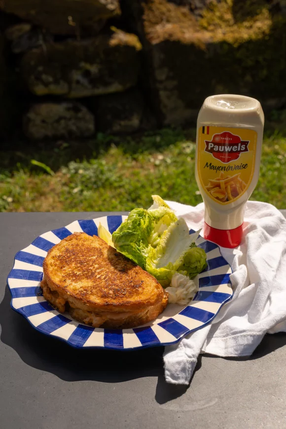 Croque met garnaalkroketvulling en gerookte zalm