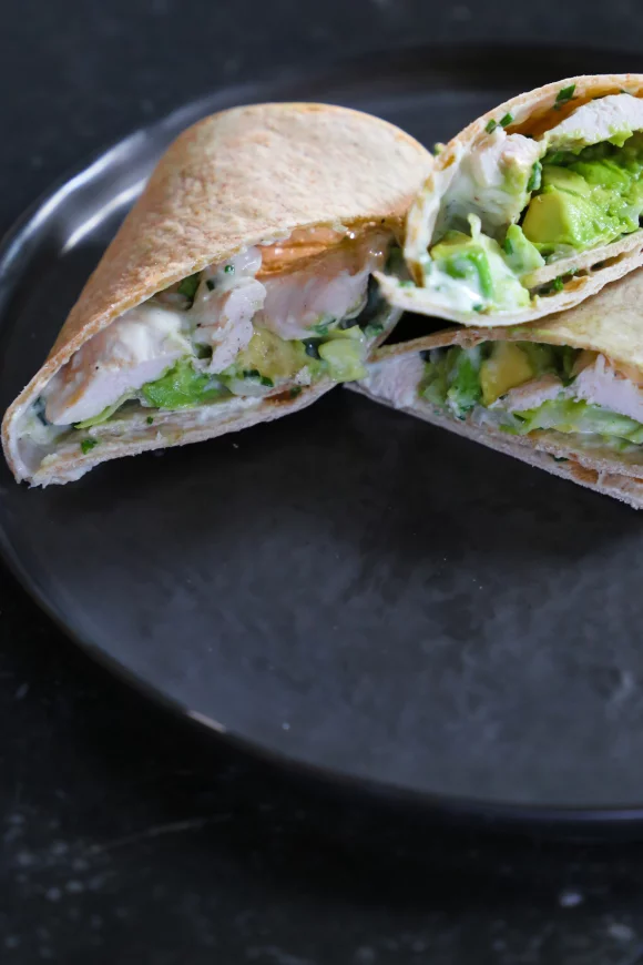 Wrap met kip en looksaus