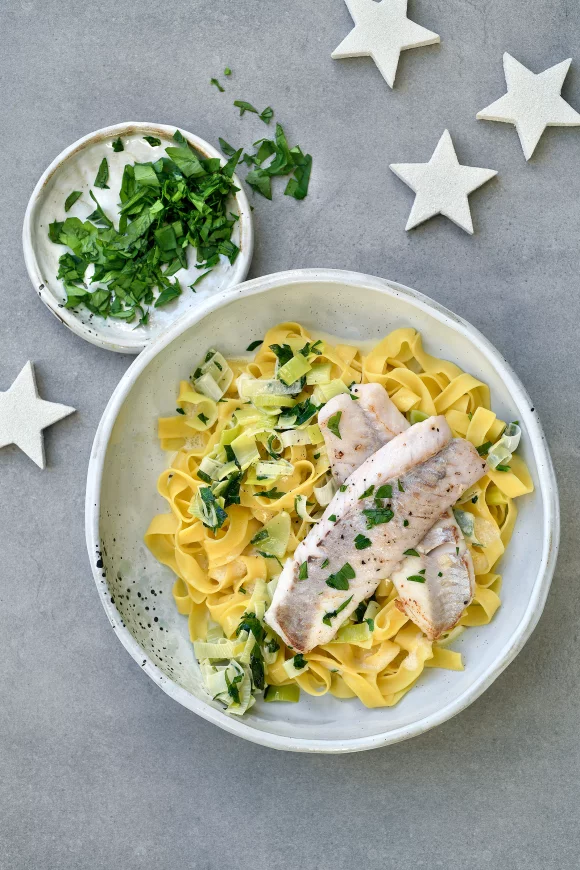 Tagliatelle met saffraansaus en roodbaars