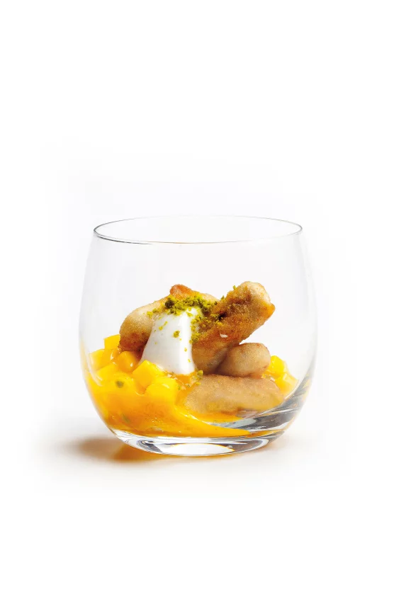 Tempura van banaan met kokos-mangosalsa