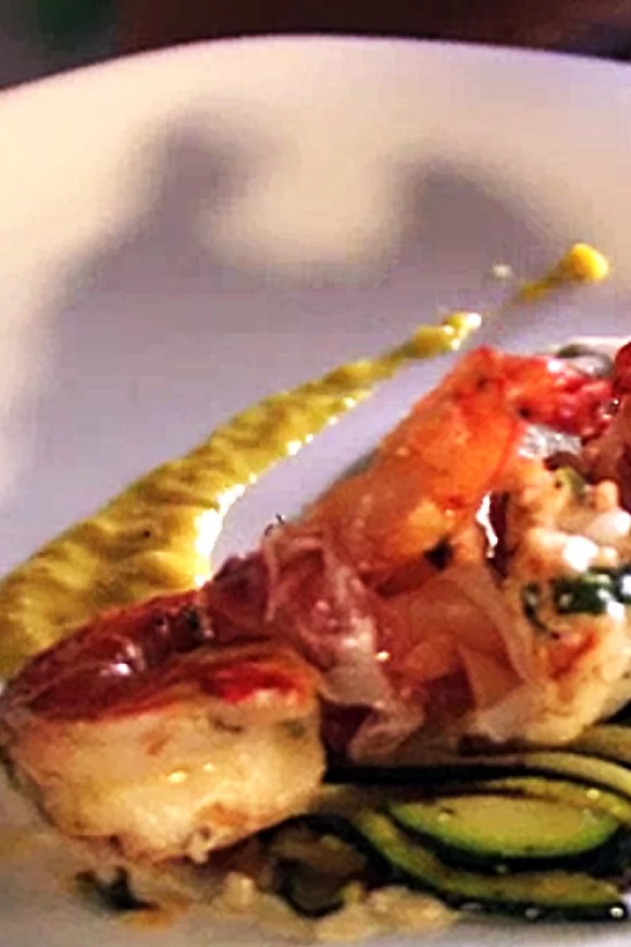 Courgettehapjes met scampi's en ham