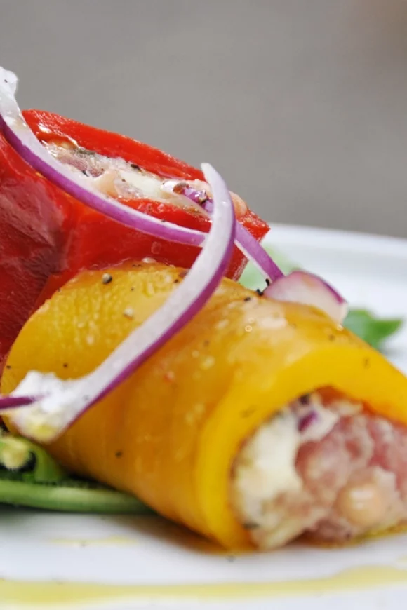 Gevulde paprika met zolfinobonen en tonijn