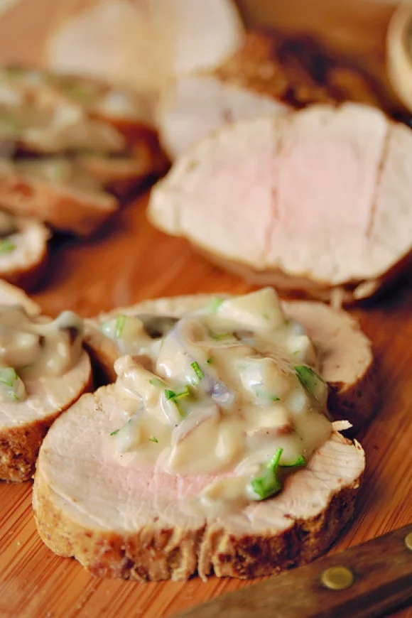 Varkenshaasje met saus van paddenstoelen