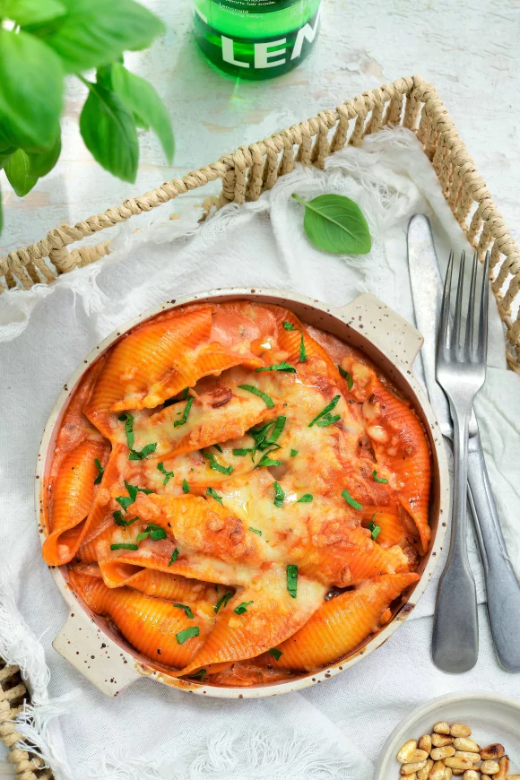 Gegratineerde pastaschelpen met tomaat-mascarponesaus