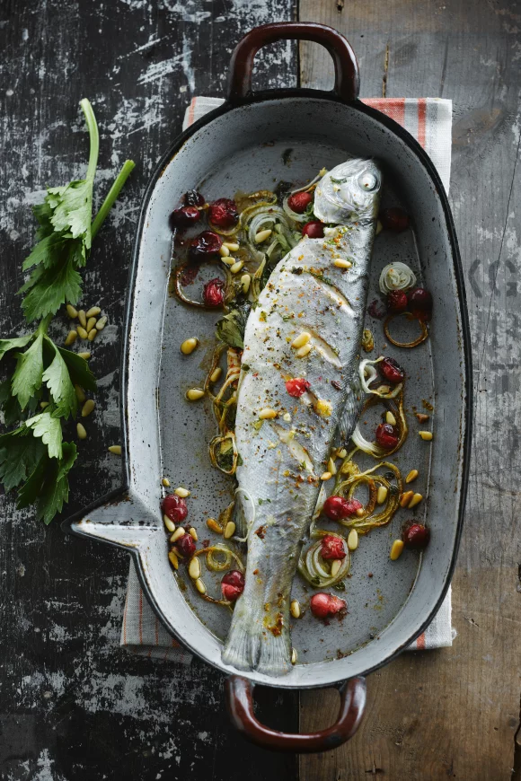 Forel met veenbessen