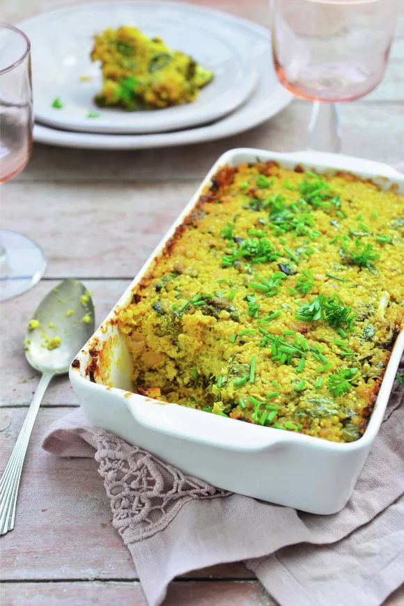 Quinoaschotel met broccoli-cashew-wortelsaus