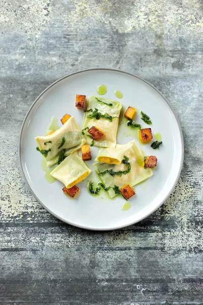 Ravioli van butternut pompoen met salie
