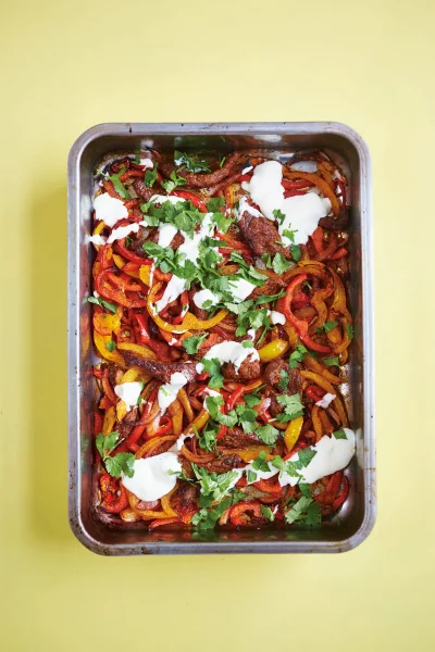 Mexicaanse fajita’s met biefstuk, paprika en chilipeper