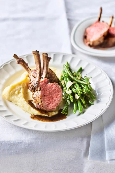 Lamscarré met puree Robuchon en boontjes