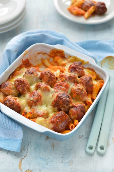 Penne met gehaktballen en drie kazen