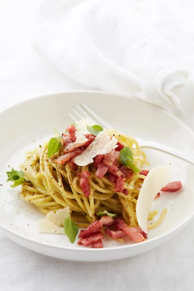 Spaghetti carbonara met avocado