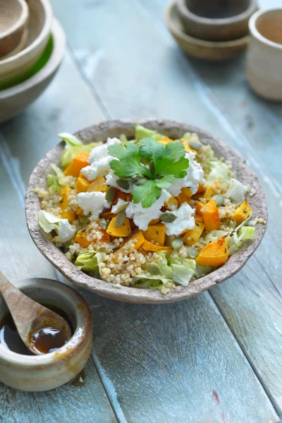 Pompoensalade met quinoa en geitenkaas