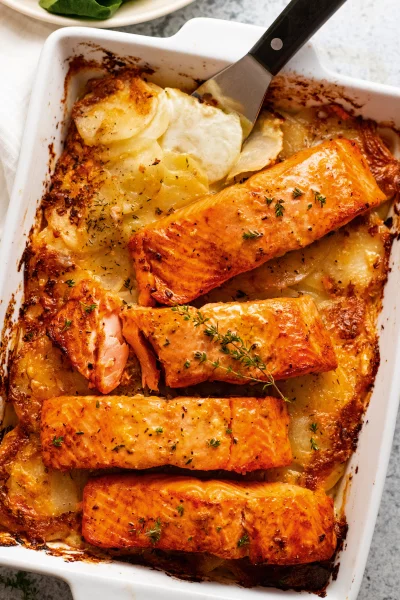 Citroenzalm met aardappelgratin