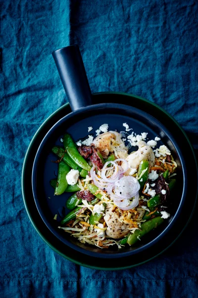 Salade met kip en sugarsnaps