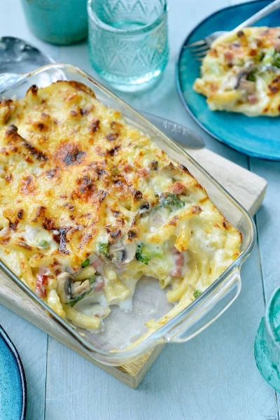 Macaroni met kaas, ham en veel groentjes
