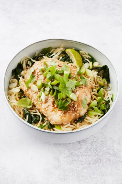 Oosterse kabeljauw met noedels