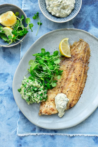 Gebakken tong met erwtjes-waterkersstoemp en tartaarsaus