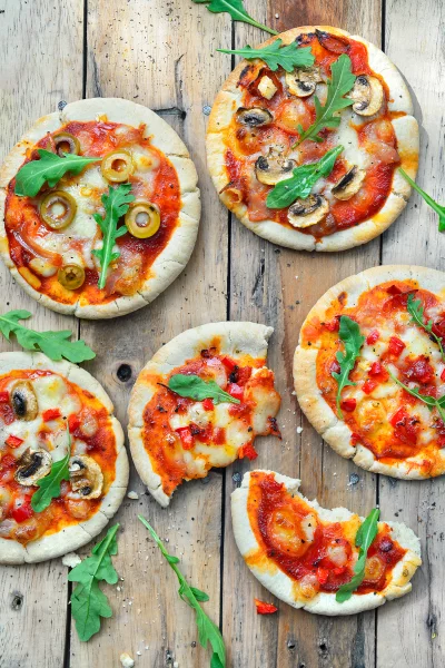 Mini-pizza's van pitabroodjes