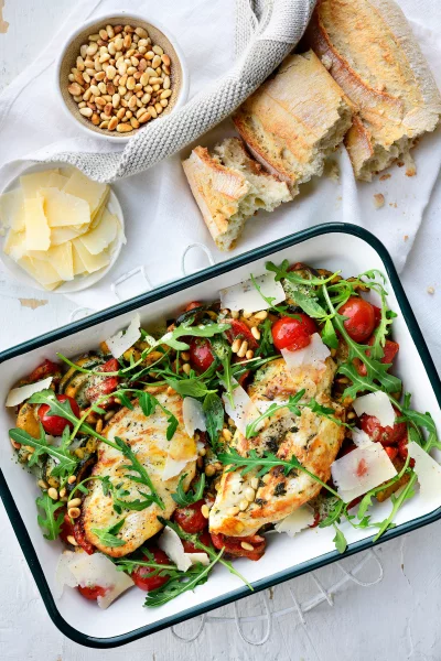 Kip met geroosterde pestogroenten