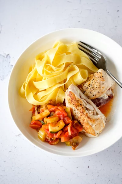 Pasta met kip, ham en mozzarella